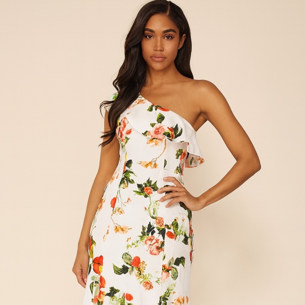 PRETTY LITTLE THINGS Maxi white‎ floral dress